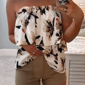 ⭐️Floral printed top⭐️